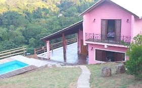 Casa em São Roque Com belissima vista.